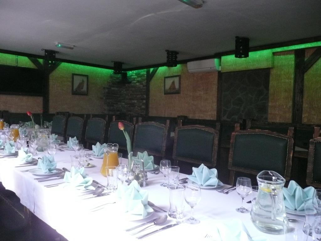 Karczma Parchatka ภายนอก รูปภาพ